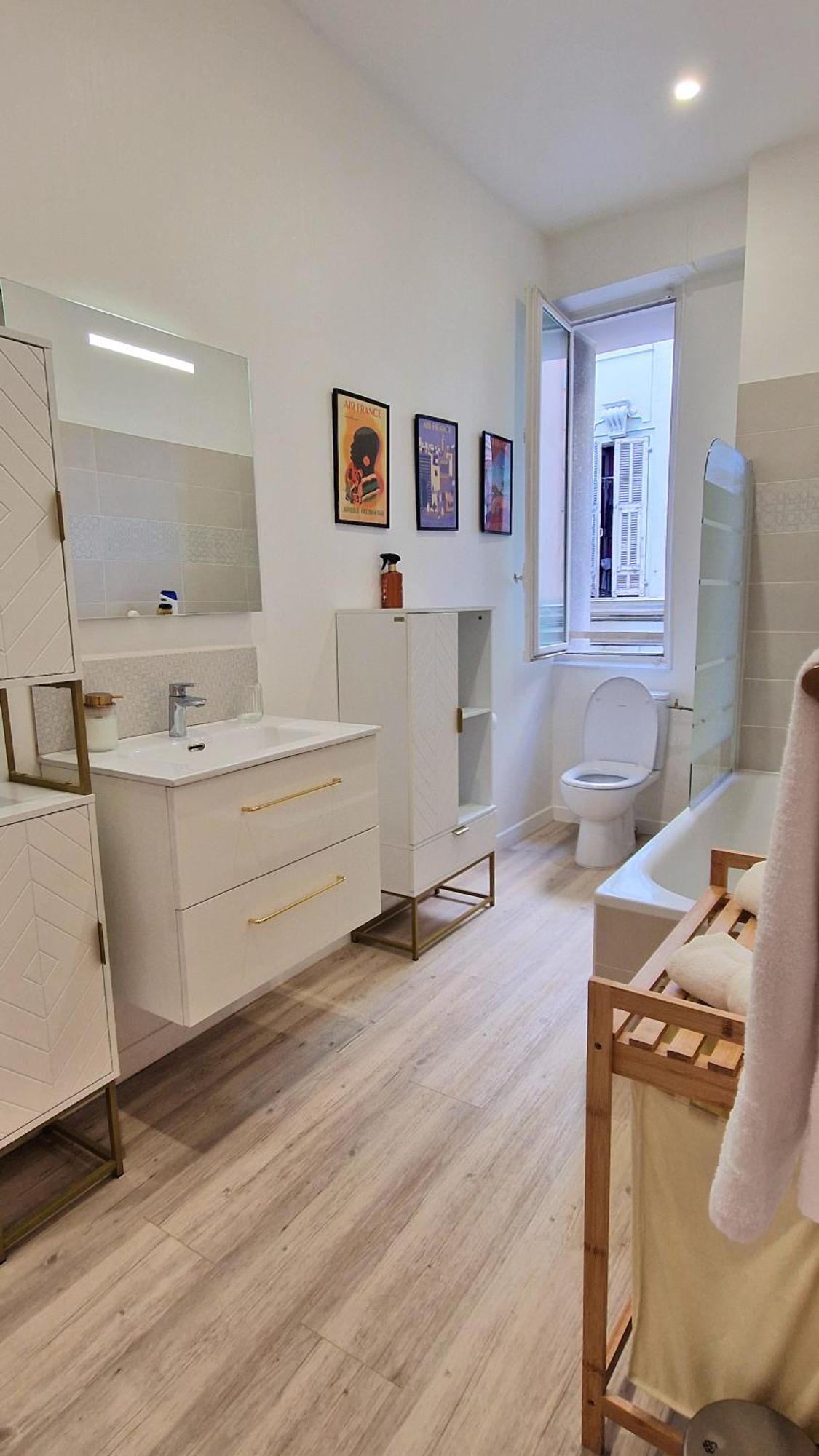 Jazzy Et Spacieux Appartement Prom Des Anglais Nice Exterior photo